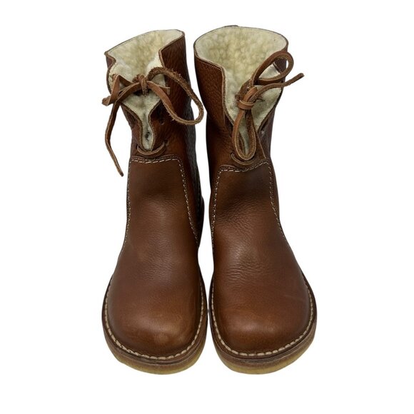 Stylish Brown Winter Boots for Women - Picture 2 of 16